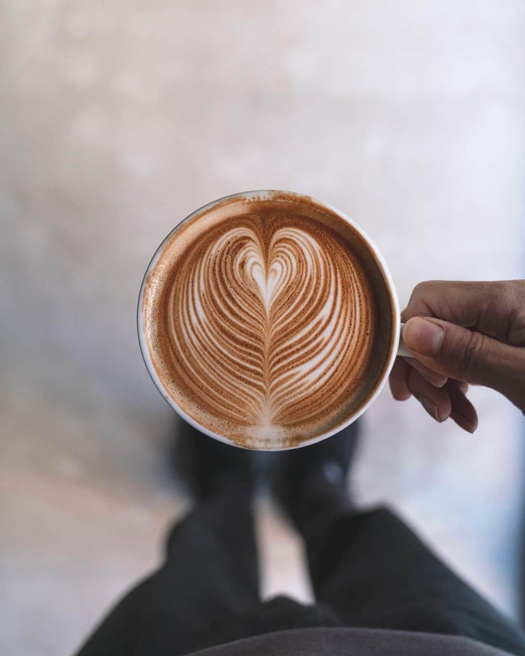 山口淳一のインスタグラム：「Good morning. また寒い。 —— #japan #kyoto #here #coffee #herekyoto #canele #latte #latteart #art #cafe #slayer #espresso #roasting #glass #日本 #京都 #コーヒー #カヌレ #ココカヌレ #ラテ #ラテアート #アート #スレイヤー #エスプレッソ #焙煎 #バリスタ #グラス #おうちでココカヌレ #お取り寄せ #お取り寄せスイーツ」