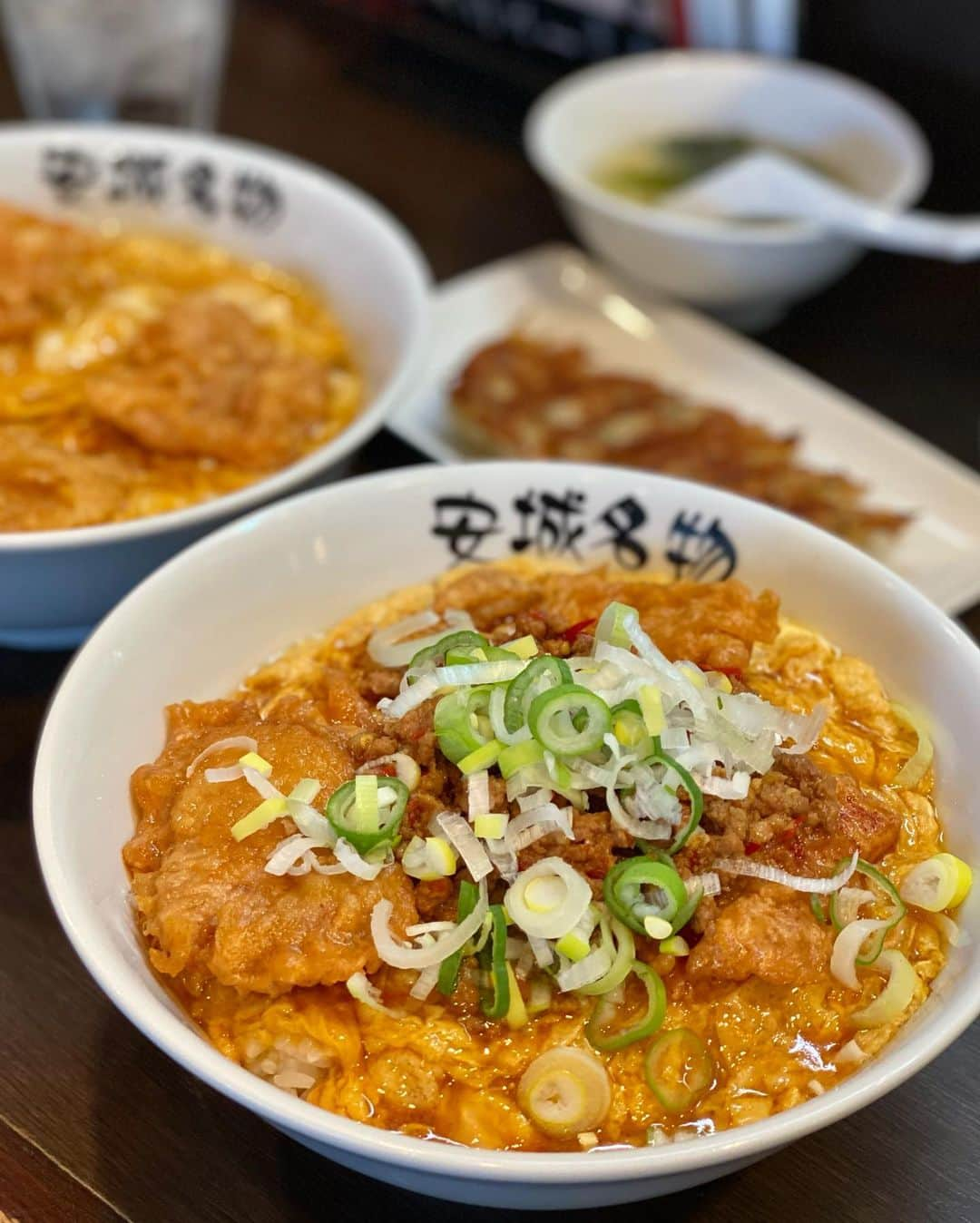 Ayuminさんのインスタグラム写真 - (AyuminInstagram)「🥚北京本店🥚 ずーっと食べたかった安城名物北京飯！！ 想像していた何倍も美味しくて感動🥺 これはクセになる！中毒性あり🤤💓 . ☑️安城セット(厚玉にしてふわふわ感UP) ☑️特製台湾ミンチのせ北京飯(厚玉、ご飯大盛) . 🧔🏻が厚玉がおすすめしてくれたから厚玉で 北京飯デビュー！米の量多くてもこれは 食べれてしまうわ🤤 次来た時も絶対厚玉にする！！！ . 行ったの2ヶ月前だけど笑、スタバアカウントで ストーリーに載せたら @pekinhonten さん メッセージ下さって嬉しかった😍 また伺います🤩✨ . . . スタバクイーン👸🏼メインアカウント ➡︎ @ayumin0220stb . #北京本店#北京飯 #三河グルメ#安城グルメ#安城ランチ#安城名物#三河ランチ #愛知ランチ#愛知グルメ #インスタグルメアワード2021#あいなご#ナゴレコ#グルメライター」1月29日 8時26分 - ayumin0220