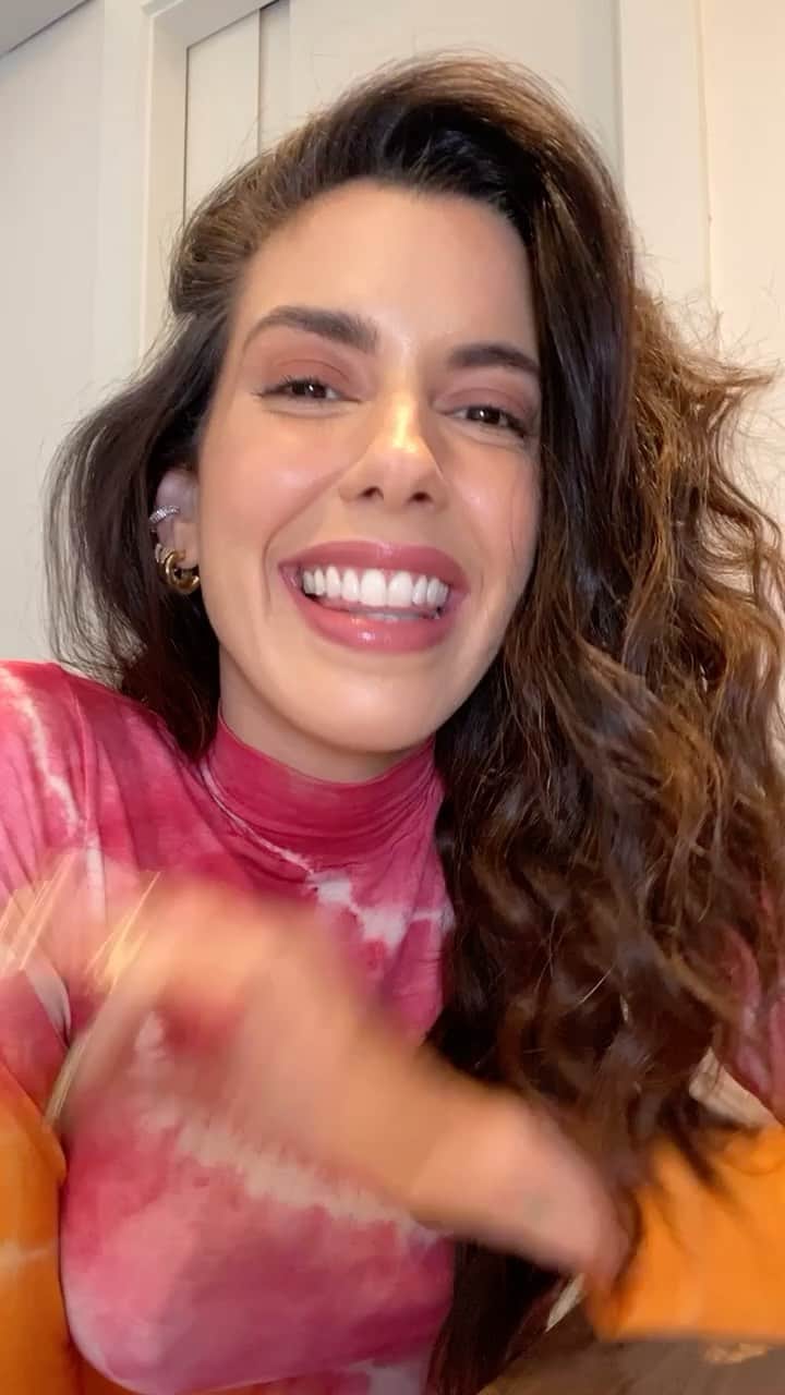 のインスタグラム：「#textaoemsegundos - COMO POTENCIALIZAR SUA CRIATIVIDADE? 💡😍 - testando esse novo formato, me falem oq acham - gravei tem um tempinho e fiquei na dúvida se tava bom pra postar 🧐! #criatividade」