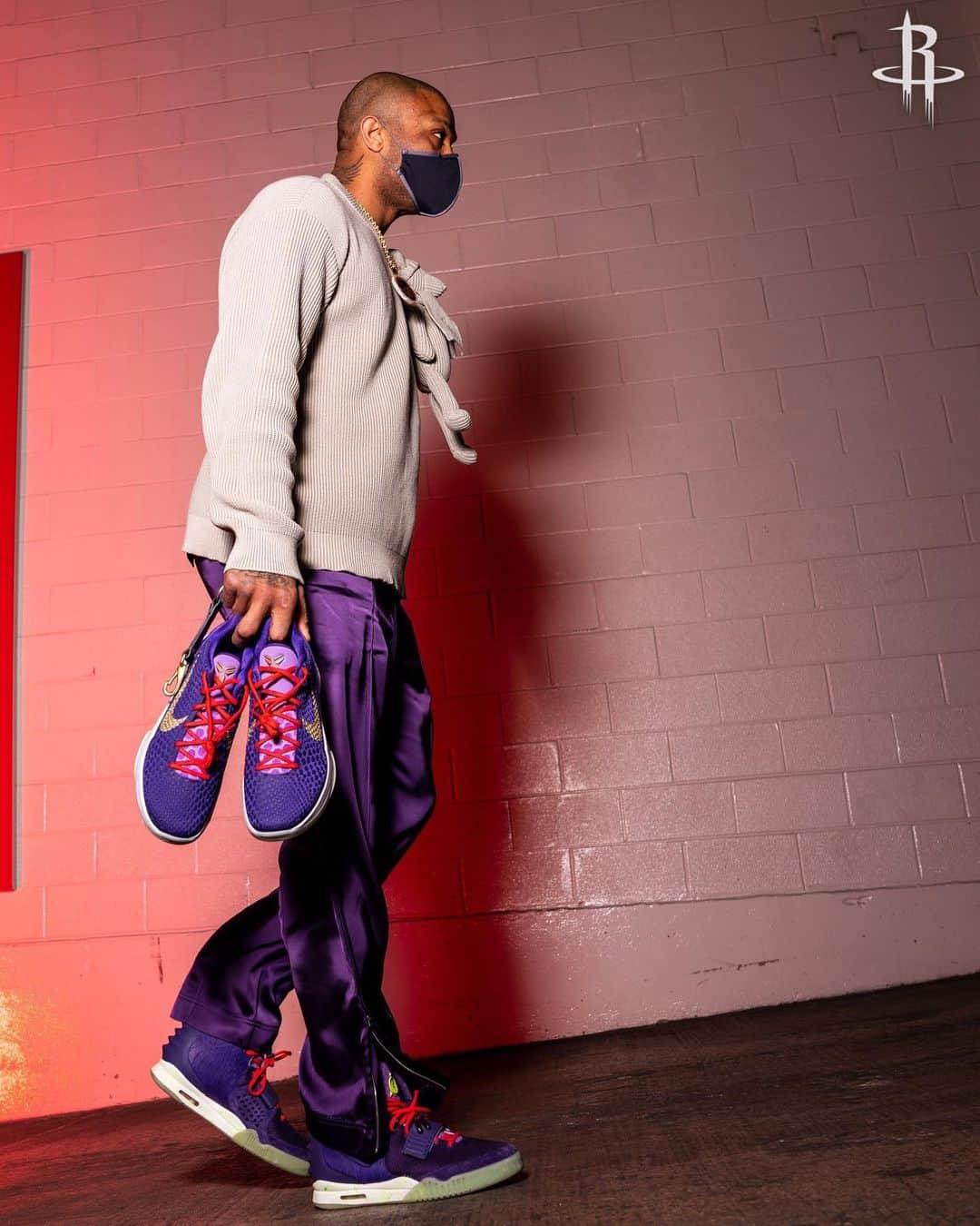 Nice Kicksさんのインスタグラム写真 - (Nice KicksInstagram)「PJ Tucker is debuting his first Kobe 6 Protro PE tonight, inspired by Kobe’s exclusive Nike Air Yeezy 2s. 🐍🔥」1月29日 8時54分 - nicekicks