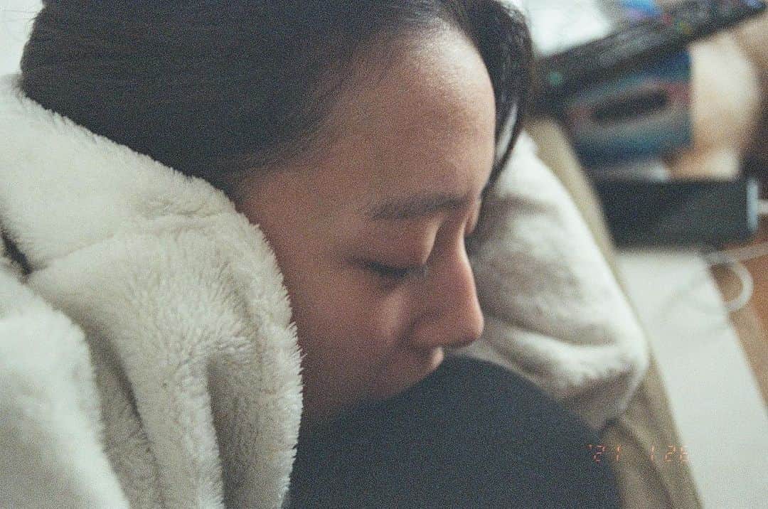 神岡実希さんのインスタグラム写真 - (神岡実希Instagram)「ー おはようございます。金曜日。頑張ろう🍗 #フィルムカメラ」1月29日 9時31分 - miki_kamioka