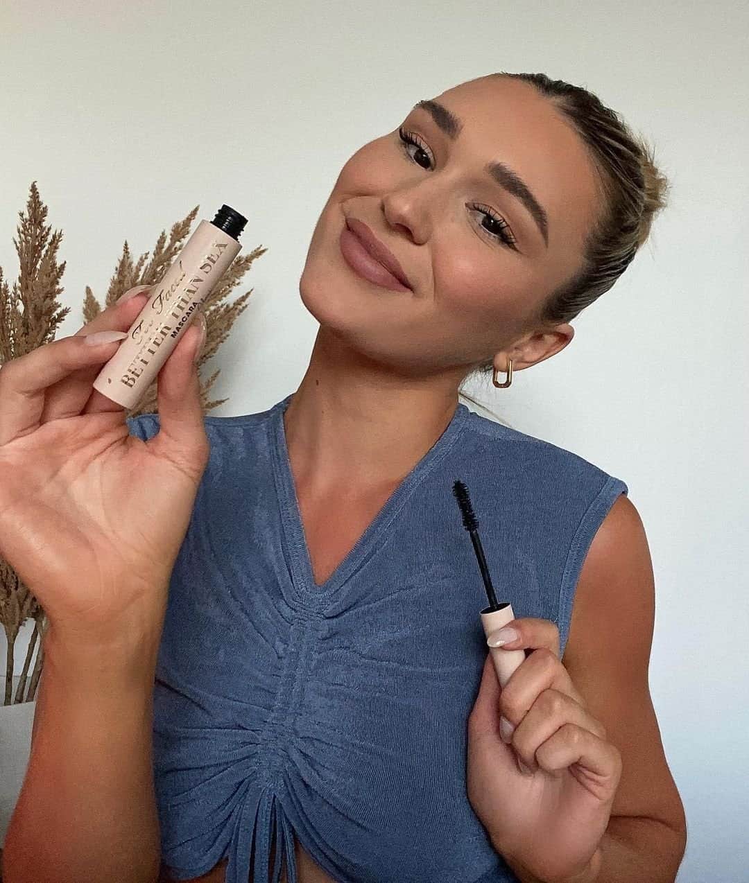 Too Facedのインスタグラム：「Our babe @shanigrimmond dressed up our holy grail Better Than Sex Mascara in a limited-edition design inspired by her signature sexy modern nude makeup! 🤩 Get yours NOW @meccamaxima! #regram #toofacedambassador #toofaced」