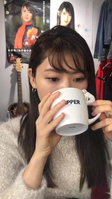 おかゆのインスタグラム：「. . . 遅くまでお付き合いありがとうございました🐶❤ 皆さんにパワーもらったのでこの後も曲作り頑張れます(  ｰ̀дｰ́ )و🔥  #感謝 #弾き語り #ヨコハマヘンリー #さよならの向こう側  #秋桜 #山口百恵 さん #雪國 #吉幾三 さん #WhiteLove #SPEED #北の旅人 #石原裕次郎 さん #なごり雪 #イルカ さん #冬隣 #ちあきなおみ さん #おかゆウタ」