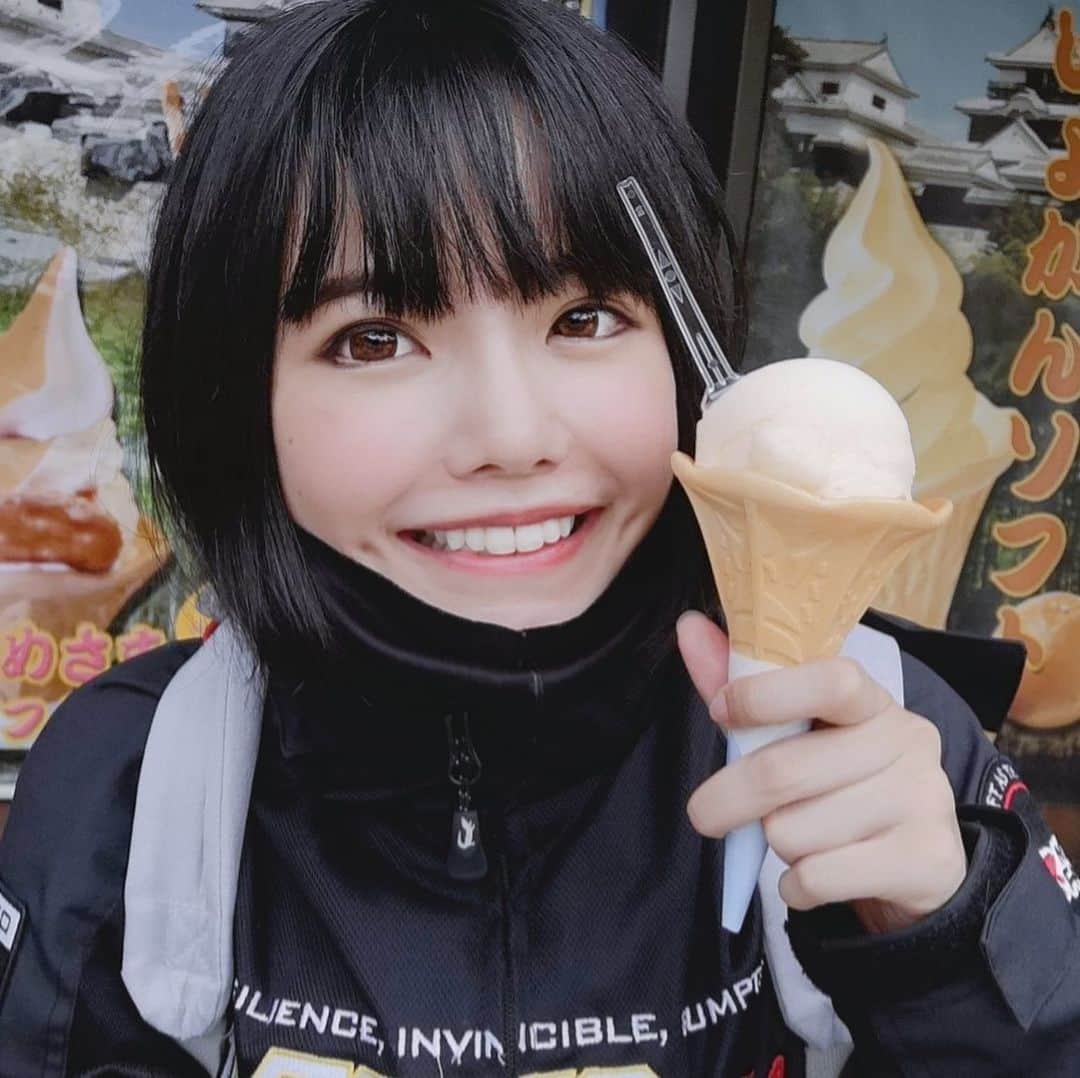 美環のインスタグラム：「‎松山の動画編集してるよ〜٩(๑´0`๑)۶🍊🍦」