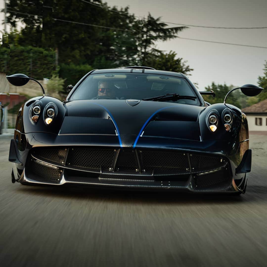 パガーニ・アウトモビリさんのインスタグラム写真 - (パガーニ・アウトモビリInstagram)「Pagani Automobili always goes to great lengths when making the customer dreams come true. The Huayra 760VR is surely a great example of made-to-measure restyling and technological upgrade according to the owner's taste and will.   Stunning 📸 by @thezaidchronicles   #pagani #huayra #huayra760vr」1月29日 0時57分 - paganiautomobili