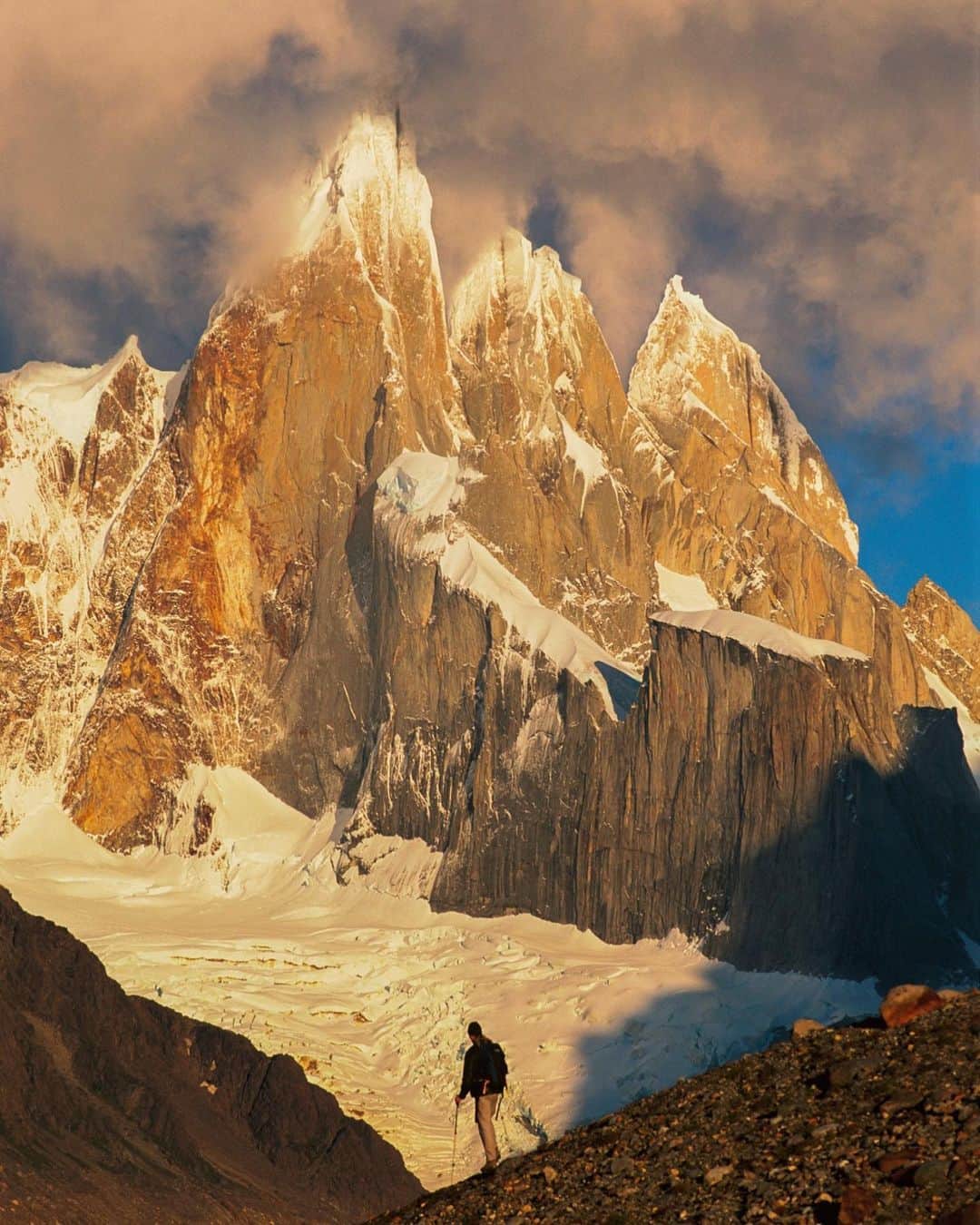 ジミー・チンのインスタグラム：「If you like drama, head to Patagonia. The light, the clouds, the wind here make your personal dramas insignificant.  A walk w @brady_robinson into the Torre throne room.」