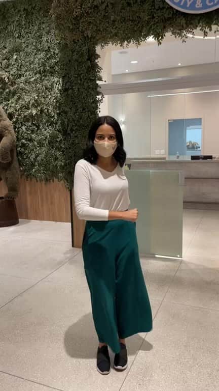 Bobのインスタグラム：「Um pouquinho do novo espaço @crystalpetstore , estética,clínica,loja e dayCare. Hoje trouxemos os aumigos goldens, 12 banhos simultâneos nas salas privativas 🔝」