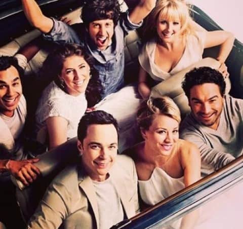 ビッグバン★セオリーのインスタグラム：「Who is your favorite cast member? . . . @therealjimparsons @kaleycuoco @sanctionedjohnnygalecki @missmayim @themelissarauch #johnnygalecki #mayimbialik #kaleycuoco #melissarauch #simonhelberg #jimparsons #jerryoconnell #kunalnayyar #leonardhofstadter #amyfarrahfowler #pennyhofstadter #bernadettewolowitz #sheldoncooper #thebigbangtheory #bigbangtheory」