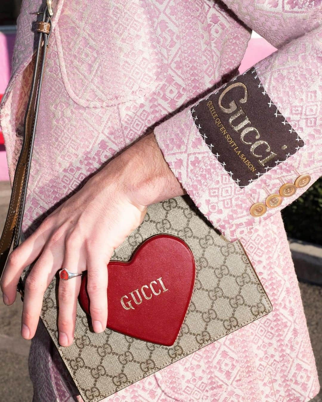 グッチさんのインスタグラム写真 - (グッチInstagram)「Celebrating the playful nature of love and its possibilities, @alessandro_michele has designed a heart in honor of Saint Valentine’s Day appearing on a shoulder bag. Also from the selection of pieces, #GucciJewelry with enamel details, including a silver ring with a red heart. Shot by @bradelterman for #GucciLoveLoveLove zine, styled by @richgreens. Discover more through link in bio. #AlessandroMichele」1月29日 2時01分 - gucci