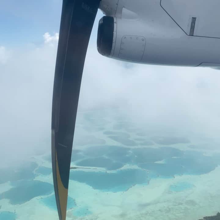 ジェレミー・フローレスのインスタグラム：「Quick strike mission to Tuamotu islands. Thank you to all the locals for the welcome as always the best 🤙🏼. . Petite mission rapide de dernière minute dans les îles Tuamotu. Merci à tout les locaux pour l’accueil c’est toujours un plaisir 🙏🏼. . Ps: Got some fun waves ;)」