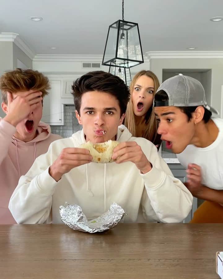 Brent Riveraのインスタグラム：「Breaking the rules 😵😱」