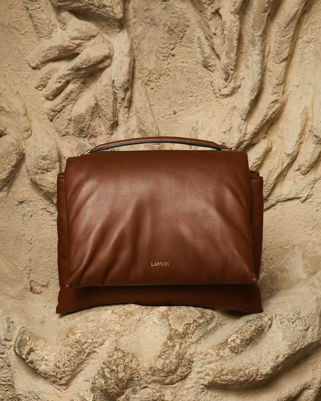 ランバンのインスタグラム：「Terracotta Sugar bag. #LanvinSS21」