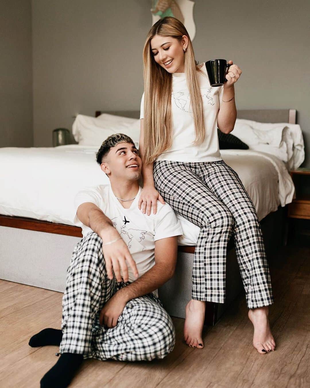SHEINのインスタグラム：「Better together 🤍☁️ @mont.pantoja  Shop Item #: 1931878, 1257571  #SHEINgals #SHEINstyle #SHEINSS21 #casualoutfit」