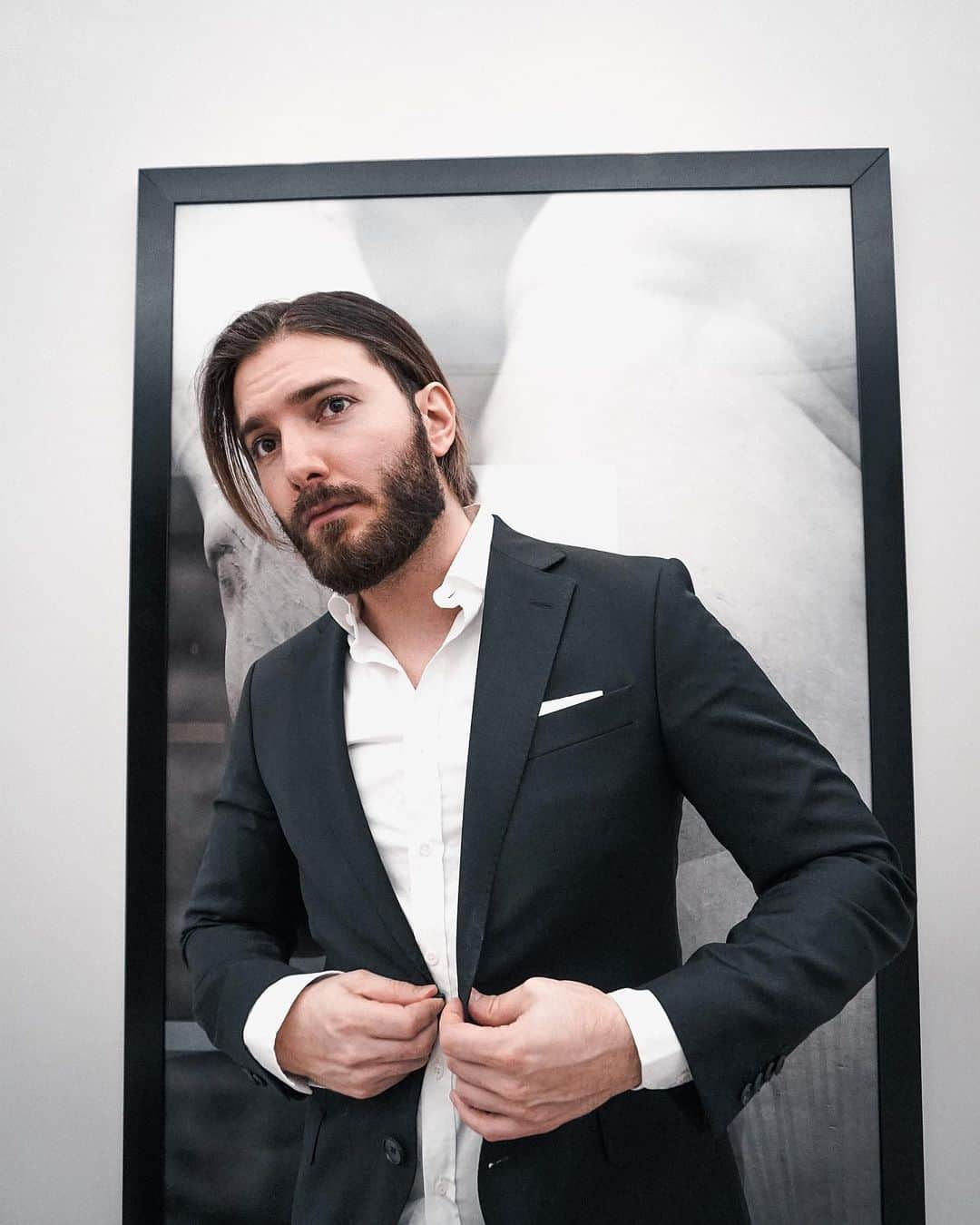 アレッソさんのインスタグラム写真 - (アレッソInstagram)「New LinkedIn profile pics」1月29日 3時02分 - alesso