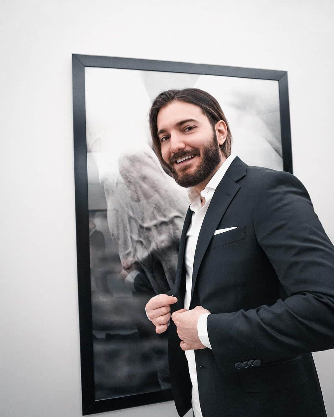 アレッソさんのインスタグラム写真 - (アレッソInstagram)「New LinkedIn profile pics」1月29日 3時02分 - alesso