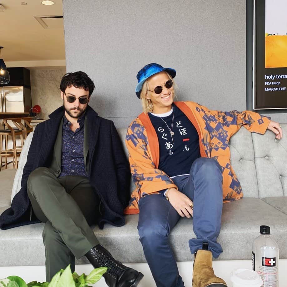 ジャック・ファライーのインスタグラム：「This picture is pre coronavirus, I just miss my friend @iamtheelephante」