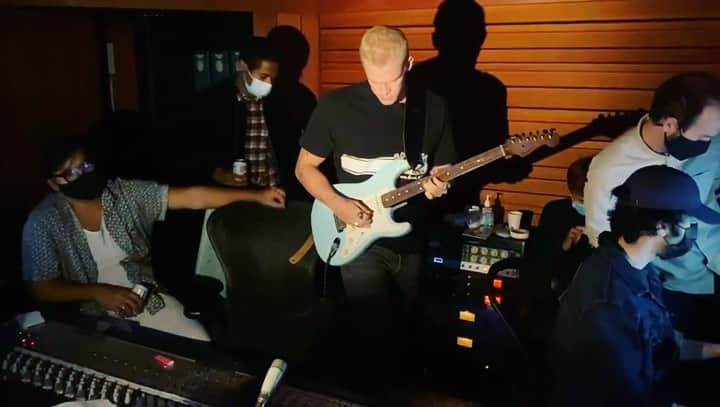 コーディー・シンプソンのインスタグラム：「Finding tones.」