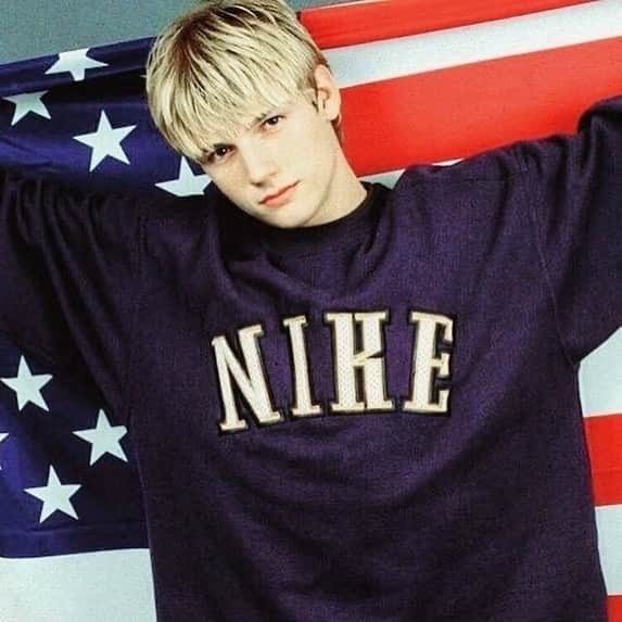 backstreetboysさんのインスタグラム写真 - (backstreetboysInstagram)「Happy Birthday to our lil bro @nickcarter 🎉 (who ain't so little anymore) We’re so thankful for you and wish you another amazing year. Send Nick all the love below! 🖤」1月29日 3時14分 - backstreetboys