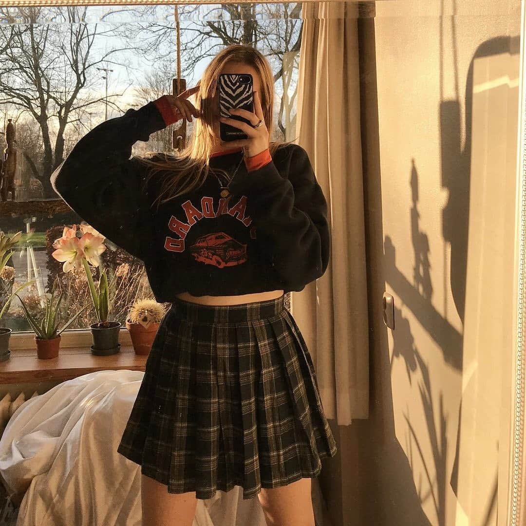 SHEINのインスタグラム：「Golden state of mind 🌞  @wietskeypmaa  Shop Item #: 1598228  #SHEINgals #SHEINstyle #SHEINSS21 #styleinspo #chic」