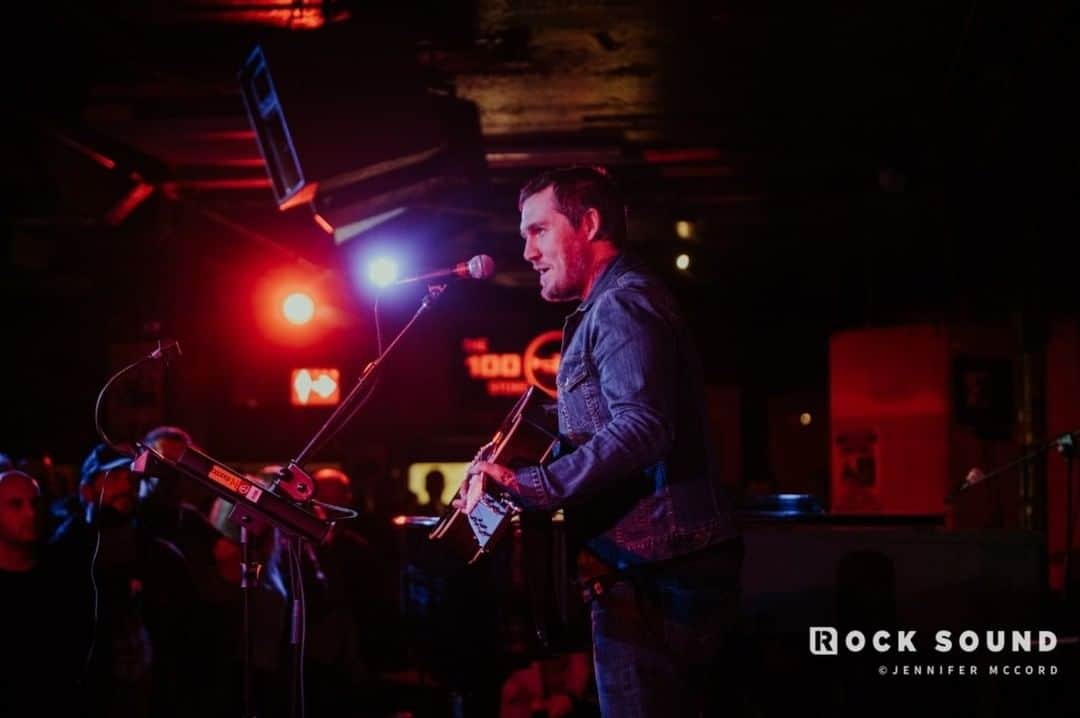 Rock Soundのインスタグラム：「A very Happy Birthday to Brian Fallon!」