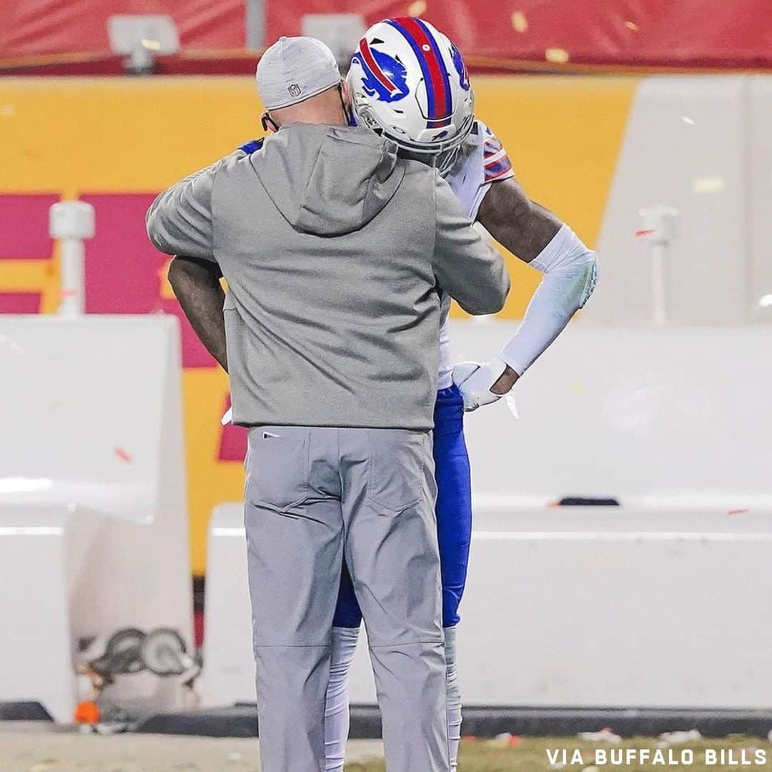 NFLさんのインスタグラム写真 - (NFLInstagram)「The Bills are a family 💙 ❤️ (via @buffalobills)」1月29日 4時00分 - nfl