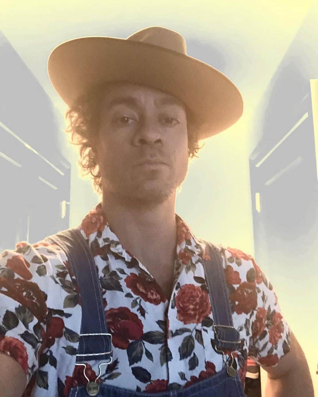 プリシラ・アーンのインスタグラム：「I’ll be singing some songs with one of my favorite human beings today on Amos Lee’s IG Live at 4:30 pst.  Can’t wait to hang and chat about music and life!   #Repost @am0slee ・・・ swing on by tonight at 7:30pm est for a livestream. I will be joined by @priscillaahn and we will talk about her amazing new EP and she will sing a couple songs. im excited for her and stoked to have her. hope y’all are doin ok! 👏🏽」