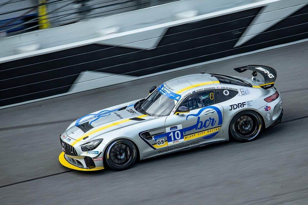 Mercedes AMGさんのインスタグラム写真 - (Mercedes AMGInstagram)「The @imsa_racing WeatherTech SportsCar Championship starts with a highlight as every year: The Rolex 24 At Daytona! Three Mercedes-AMG GT3s from @alegramotorsports, @sunenergy1racing and @winwardracing will compete in the 24-hour race at @daytona. In the supporting program, @lapmotorsports, @murillo_racing and @winwardracing will send four Mercedes-AMG GT4s into the 4-hour race of the Michelin Pilot Challenge.   #24hAMG #AMGGT3 #AMGGT4 #MercedesAMG #MercedesAMGMotorsport #IMSA #Rolex24 #WeatherTechChampionship #IMPC」1月29日 4時02分 - mercedesamg