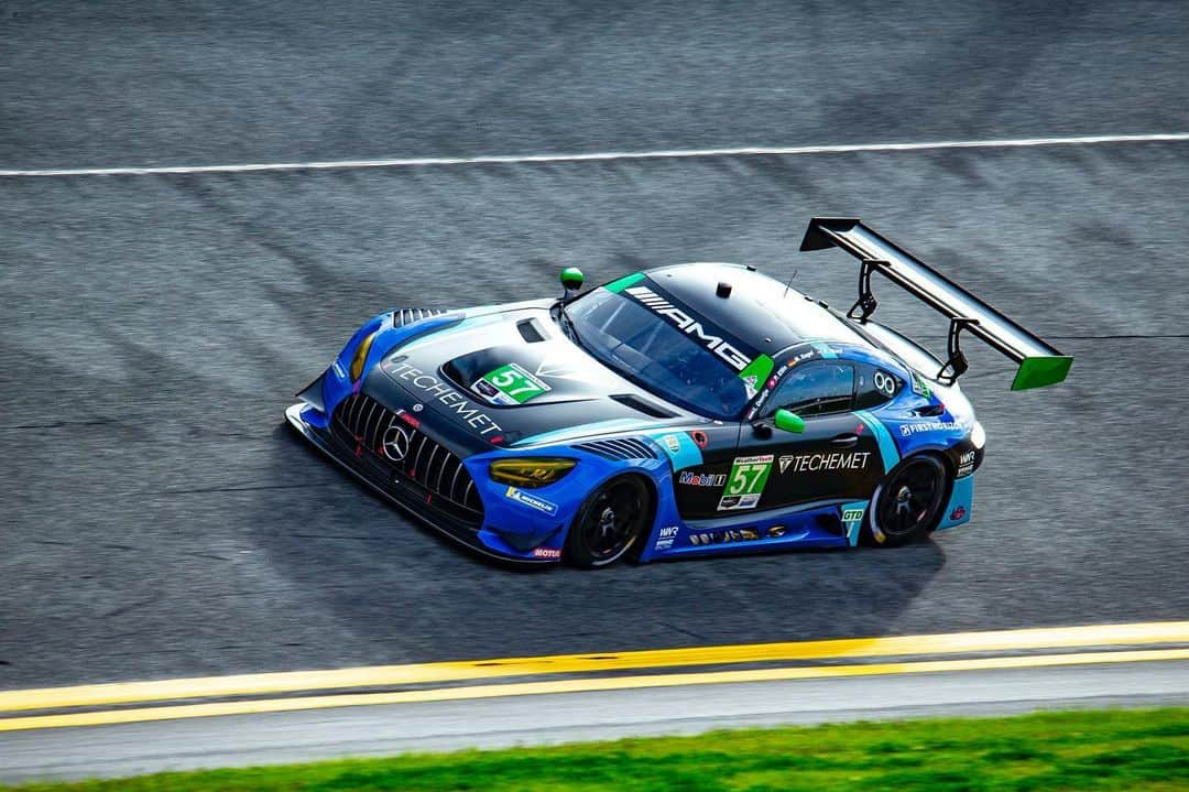 Mercedes AMGさんのインスタグラム写真 - (Mercedes AMGInstagram)「The @imsa_racing WeatherTech SportsCar Championship starts with a highlight as every year: The Rolex 24 At Daytona! Three Mercedes-AMG GT3s from @alegramotorsports, @sunenergy1racing and @winwardracing will compete in the 24-hour race at @daytona. In the supporting program, @lapmotorsports, @murillo_racing and @winwardracing will send four Mercedes-AMG GT4s into the 4-hour race of the Michelin Pilot Challenge.   #24hAMG #AMGGT3 #AMGGT4 #MercedesAMG #MercedesAMGMotorsport #IMSA #Rolex24 #WeatherTechChampionship #IMPC」1月29日 4時02分 - mercedesamg