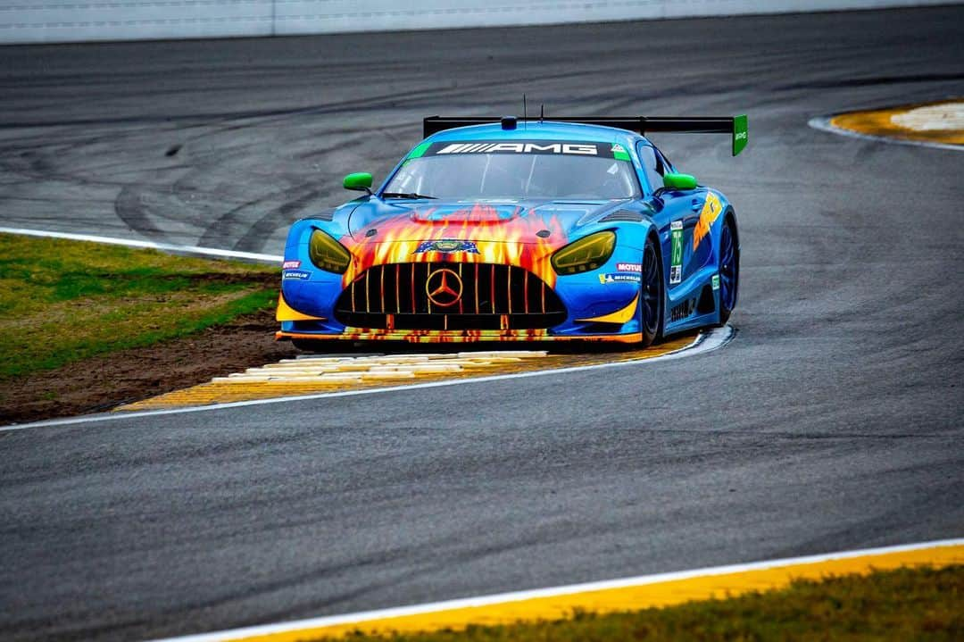 Mercedes AMGさんのインスタグラム写真 - (Mercedes AMGInstagram)「The @imsa_racing WeatherTech SportsCar Championship starts with a highlight as every year: The Rolex 24 At Daytona! Three Mercedes-AMG GT3s from @alegramotorsports, @sunenergy1racing and @winwardracing will compete in the 24-hour race at @daytona. In the supporting program, @lapmotorsports, @murillo_racing and @winwardracing will send four Mercedes-AMG GT4s into the 4-hour race of the Michelin Pilot Challenge.   #24hAMG #AMGGT3 #AMGGT4 #MercedesAMG #MercedesAMGMotorsport #IMSA #Rolex24 #WeatherTechChampionship #IMPC」1月29日 4時02分 - mercedesamg