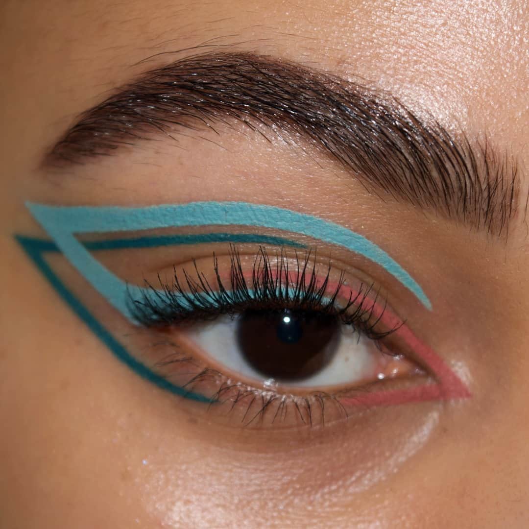 Smashboxのインスタグラム：「Hot tip: Always On Cream Shadow duals as a liner 😉」