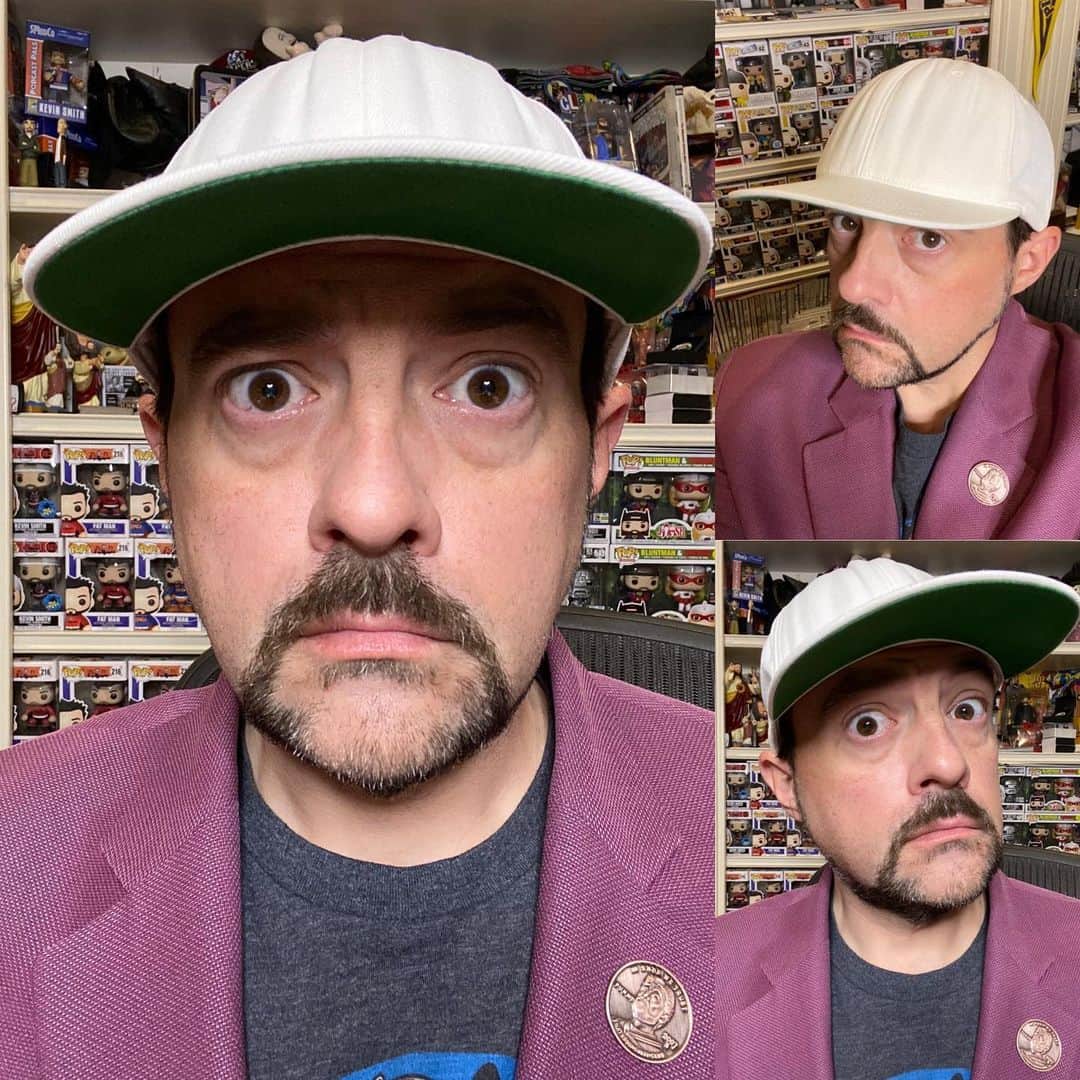 ケヴィン・スミスのインスタグラム：「Look at this horrific image of me wearing my baseball cap in the proper fashion! I subject you to this solely in an effort to grab your attention to talk about the 2021 #sundancefilmfestival! 27 years ago, I went up the mountain with #clerks and came down as @thatkevinsmith! 24 years ago from this week, I was there with #chasingamy (and @savrodgersfilm is there this year with a panel about making his @chasingamydoc in the middle of a pandemic)! The @sundanceorg introduced me to the world as a filmmaker to watch and helped me become who I am  professionally today! So it’s my honor to pay that forward to one of this year’s #Sundance filmmakers! May I introduce you to LENNY and HARPO GUIT, who made the flick “Mother Schmuckers” - which is part of this year’s Park City-less lineup! Here’s what Lenny and Harpo said about their Sundance Fest film: "This is the story: Issachar and Zabulon, two brothers in their twenties, are supremely stupid and never bored, as madness is part of their daily lives. When they lose their mother’s beloved dog, they have 24 hours to find it – or she will kick them out." I’m IN! Welcome to the club, Kids! Follow the #motherschmuckers filmmakers at @clubbguitos, but you can watch their film online during the Festival  this week! Meet all the artists by following @SundanceOrg. #SeeItAtSundance #KevinSmith #parkcity」