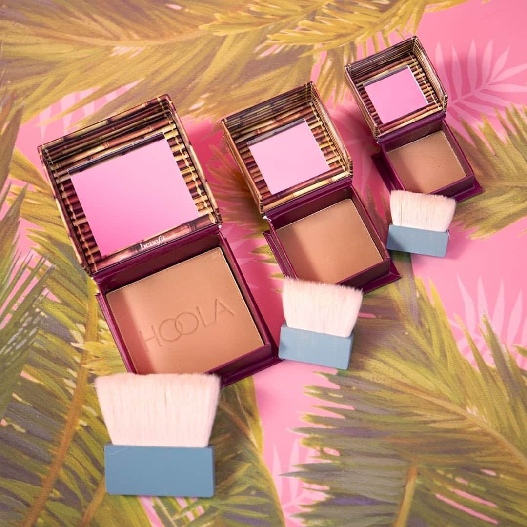 Benefit Cosmeticsさんのインスタグラム写真 - (Benefit CosmeticsInstagram)「New bronze level UNLOCKED 🔑 Our iconic Hoola Matte Bronzer comes in 3 sizes (mini, full-size & jumbo) for all the natural warmth you need! #benefit」1月29日 4時12分 - benefitcosmetics