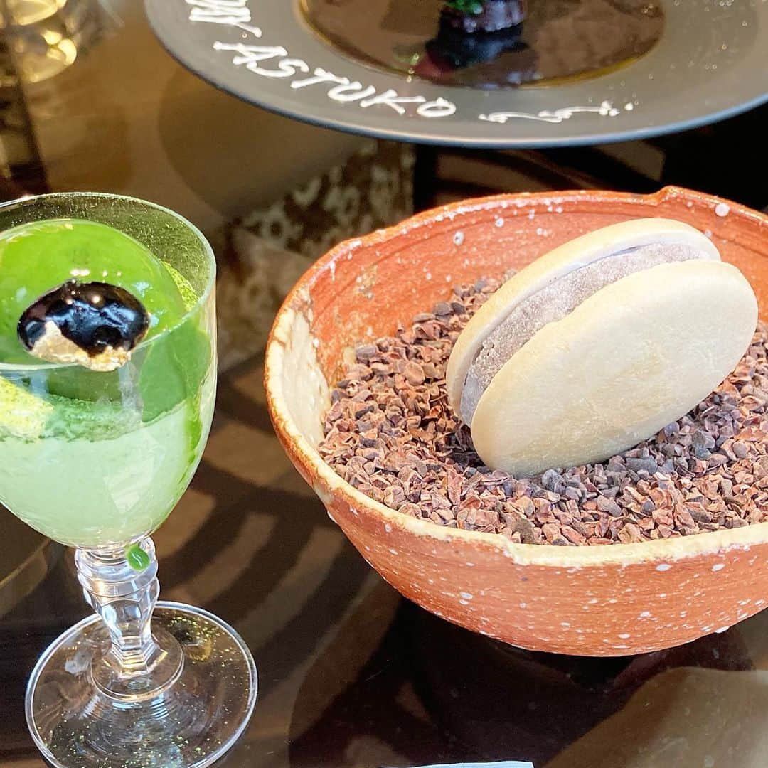 KAORI.OMURA 大村香織さんのインスタグラム写真 - (KAORI.OMURA 大村香織Instagram)「おはようございます☺︎ 先日のあっちゃんB.Dランチ デザートは、最中を選んだよ☺︎ ・ 最中美味しかったけど、デートでは食べにくいかもね😂と苦笑い。笑。 ・ デザートいただきながら、お茶を飲み長居してしまいました☺︎ …またその後、ラメゾンデュ ショコラへ行き、チョコレート食べながら紅茶を飲んだ。笑。 ・ 今日は良いお天気🌞 それだけで幸せな気分になる私て単細胞🙌 …親不知抜いてくるけどね🦷 良き1日を☺︎ ・ ・ #デザート#最中#最中アイス #六本木うかい亭 #六本木グルメ #六本木ランチ #けやき坂 #六本木ヒルズ#港区#港区グルメ #お誕生日おめでとう #お誕生日ごはん #40代#40代女子#最中#和菓子#カチューシャ#セミロング#紅茶好き」1月29日 9時46分 - kaori.omura