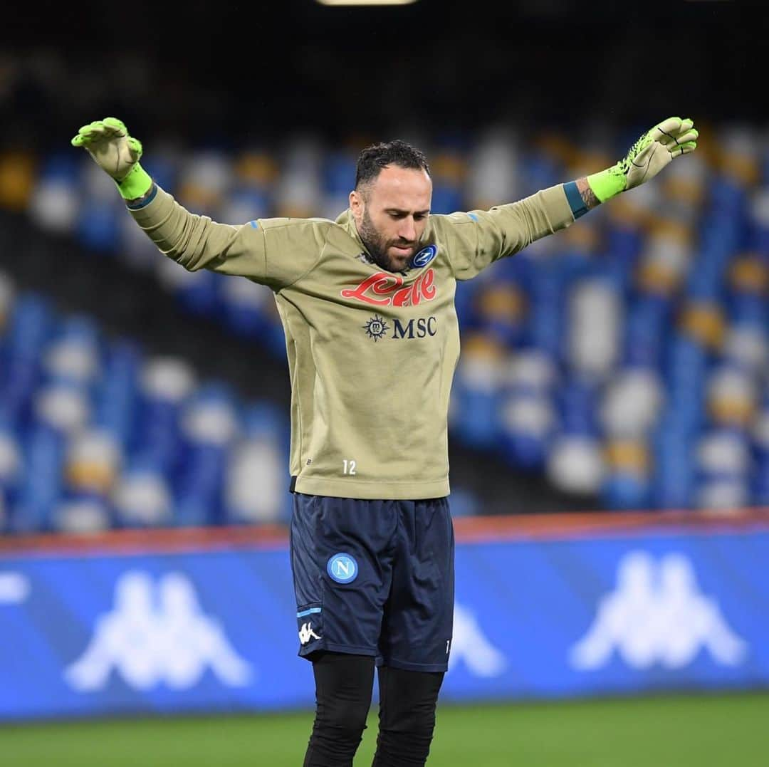 SSCナポリさんのインスタグラム写真 - (SSCナポリInstagram)「🏃‍♂️ In campo per il riscaldamento! ⚽️ #NapoliSpezia 🏆 #CoppaItalia   💙 #ForzaNapoliSempre」1月29日 4時35分 - officialsscnapoli