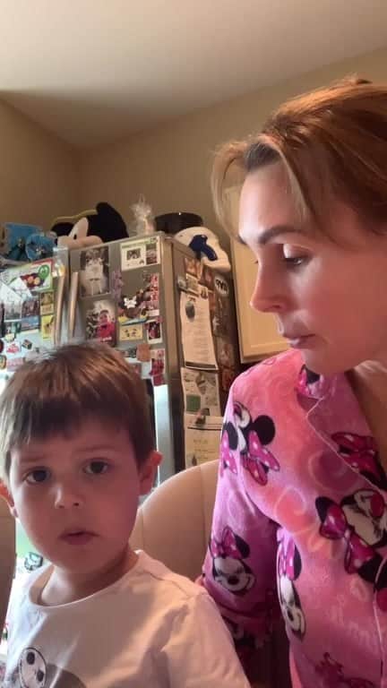 ターニャ・テイトのインスタグラム：「Join me and Ozzie for breakfast」