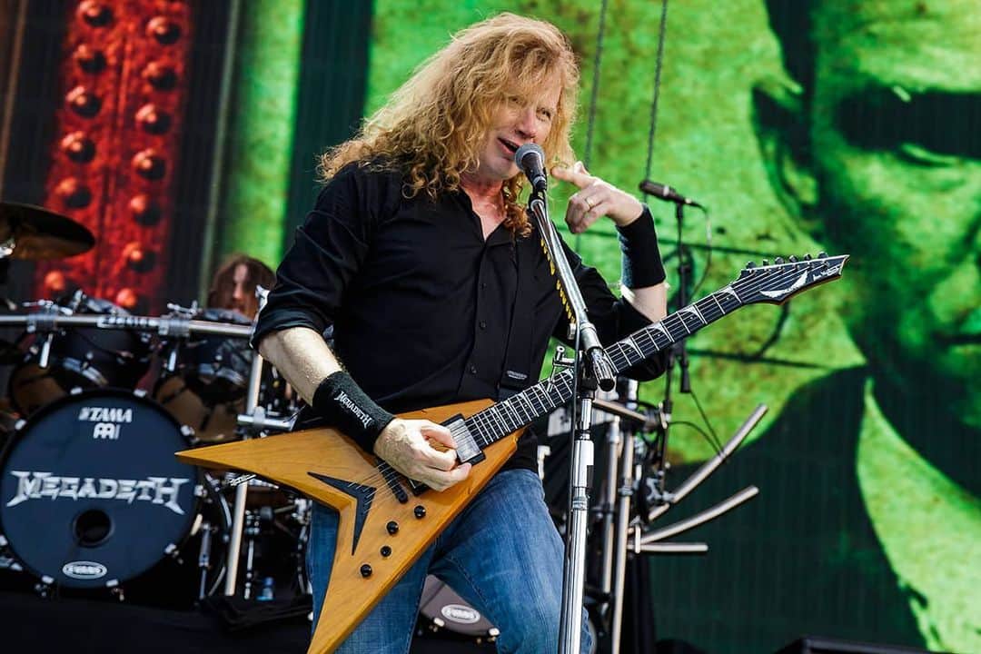 Megadethのインスタグラム：「Thank goodness it's #THURSDAVE! Tune in today 12pm PT / 3pm ET and listen to The Dave Mustaine Show on gimmemetal.com」