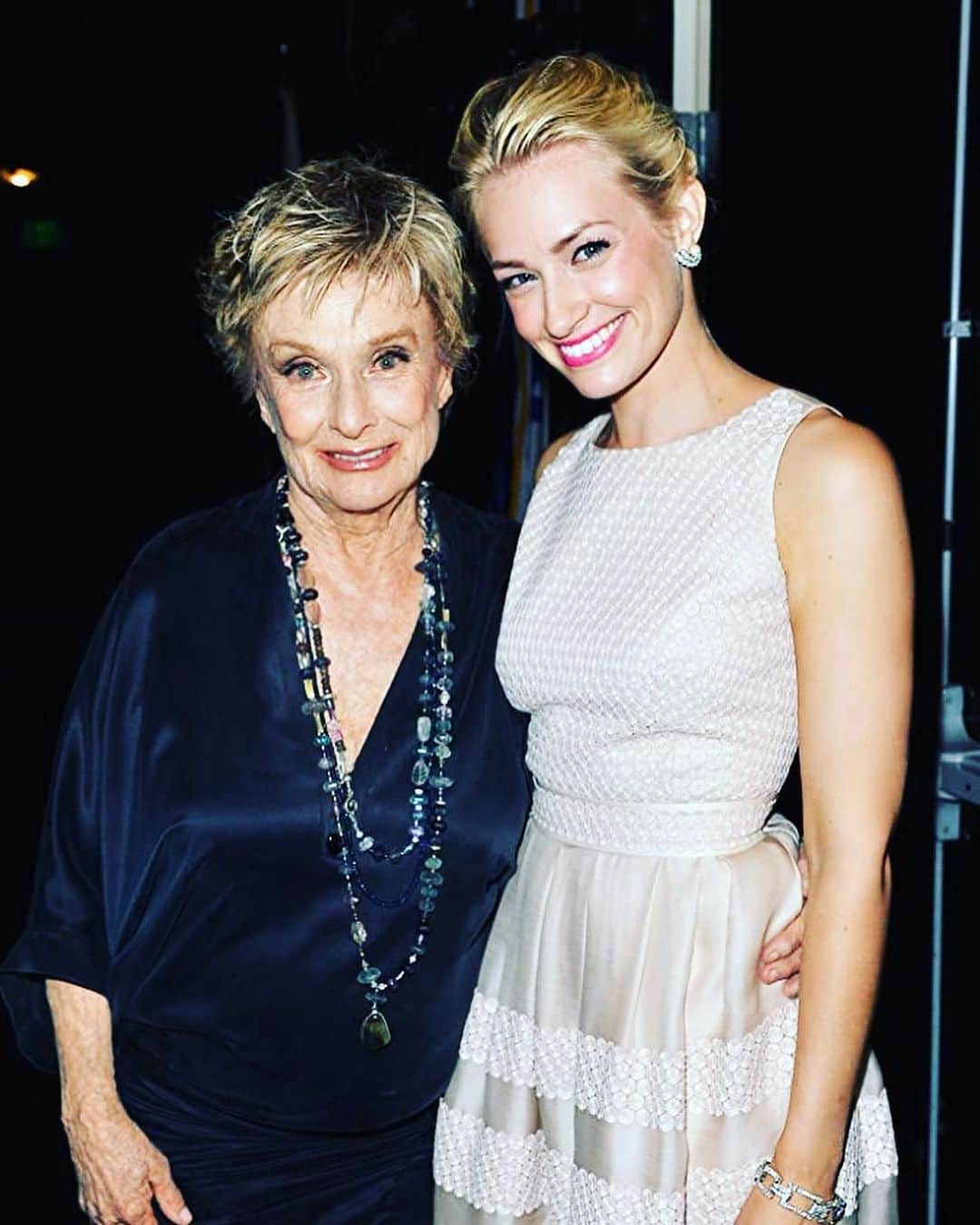 ベス・ベアーズのインスタグラム：「“ Frau Blücher!”  silence.   #ripclorisleachman thank you for paving the way for all of us female comedians. You will be missed and remembered forever.」