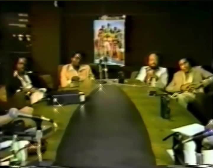 アース・ウィンド・アンド・ファイアーのインスタグラム：「#TBT to 1980, at a press conference in The Complex Studios as our message began to touch the world.」