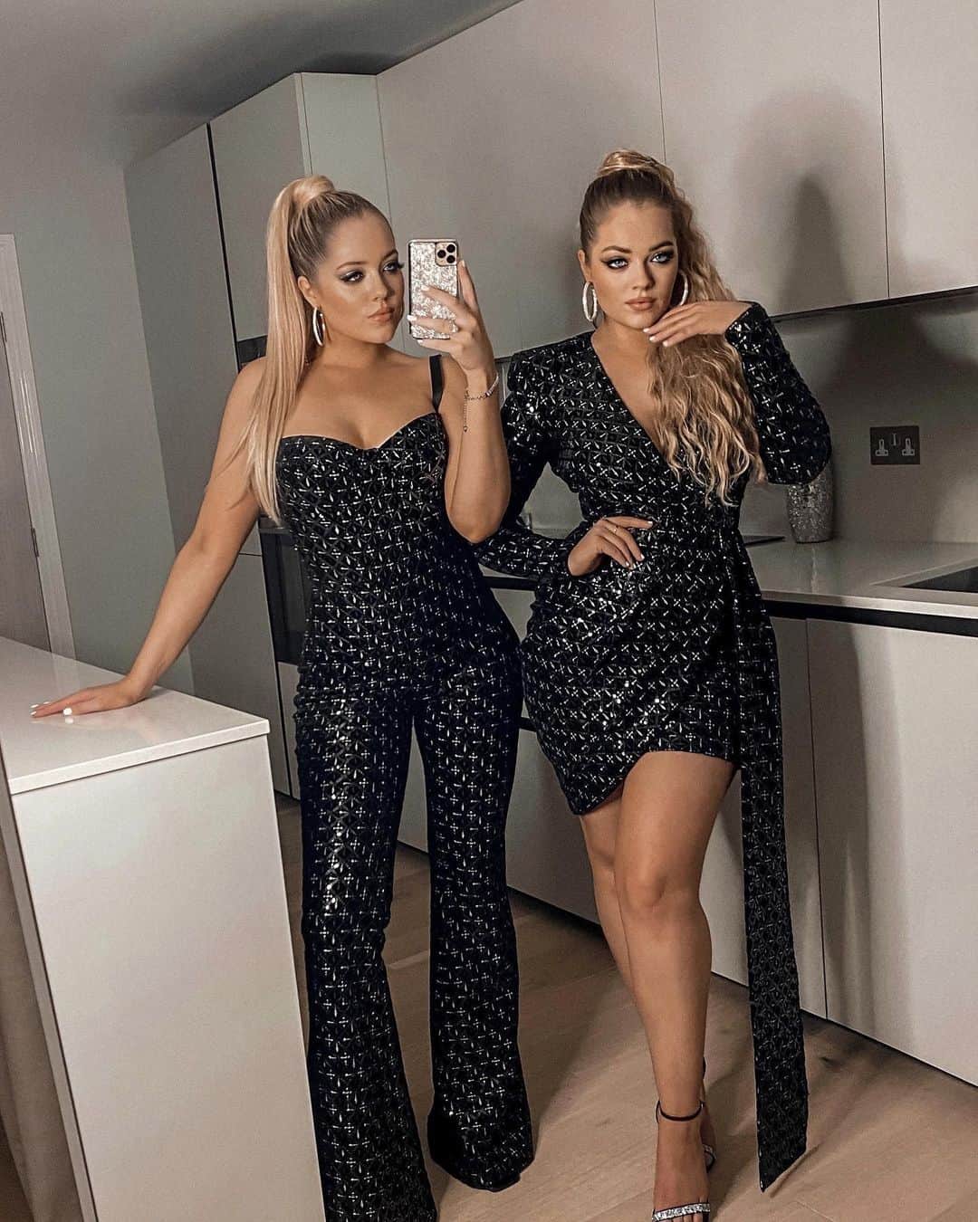 Lucy Connellのインスタグラム：「All dressed up on a Thursday night to dance around our kitchen island... 👯‍♀️🎶  Dresses @nadinemerabi (ad)」