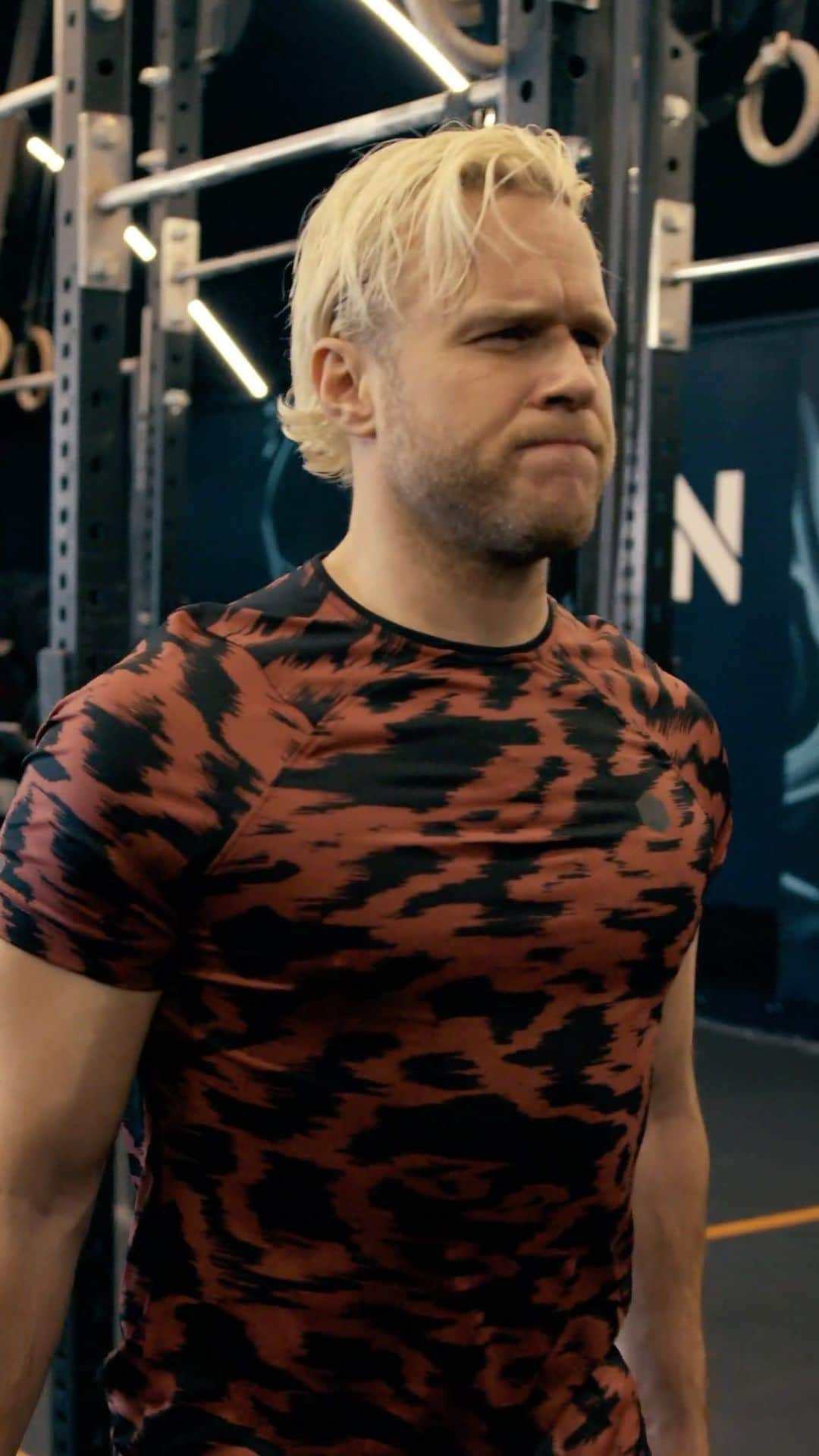 オリー・マーズのインスタグラム：「🤣👌🏻👏🏻 thanks @menshealthuk for asking me to do this! Here are some of the exercises I use to build my body.. let me know what ya think! 💪🏻👍🏻 of course the main man @rob_solly is the real reason」