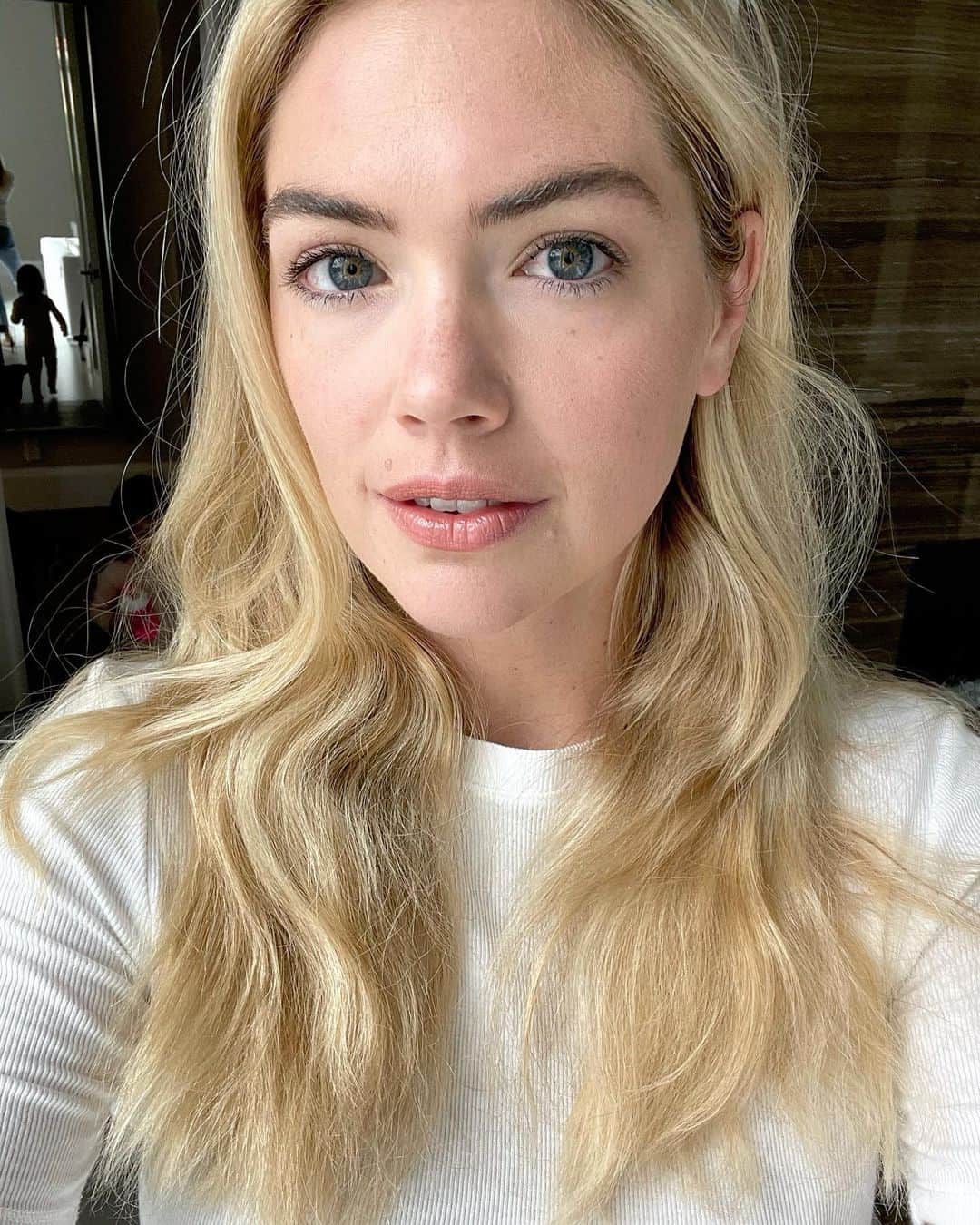 ケイト・アプトンのインスタグラム：「I think it’s time for a haircut... 💇🏼‍♀️」