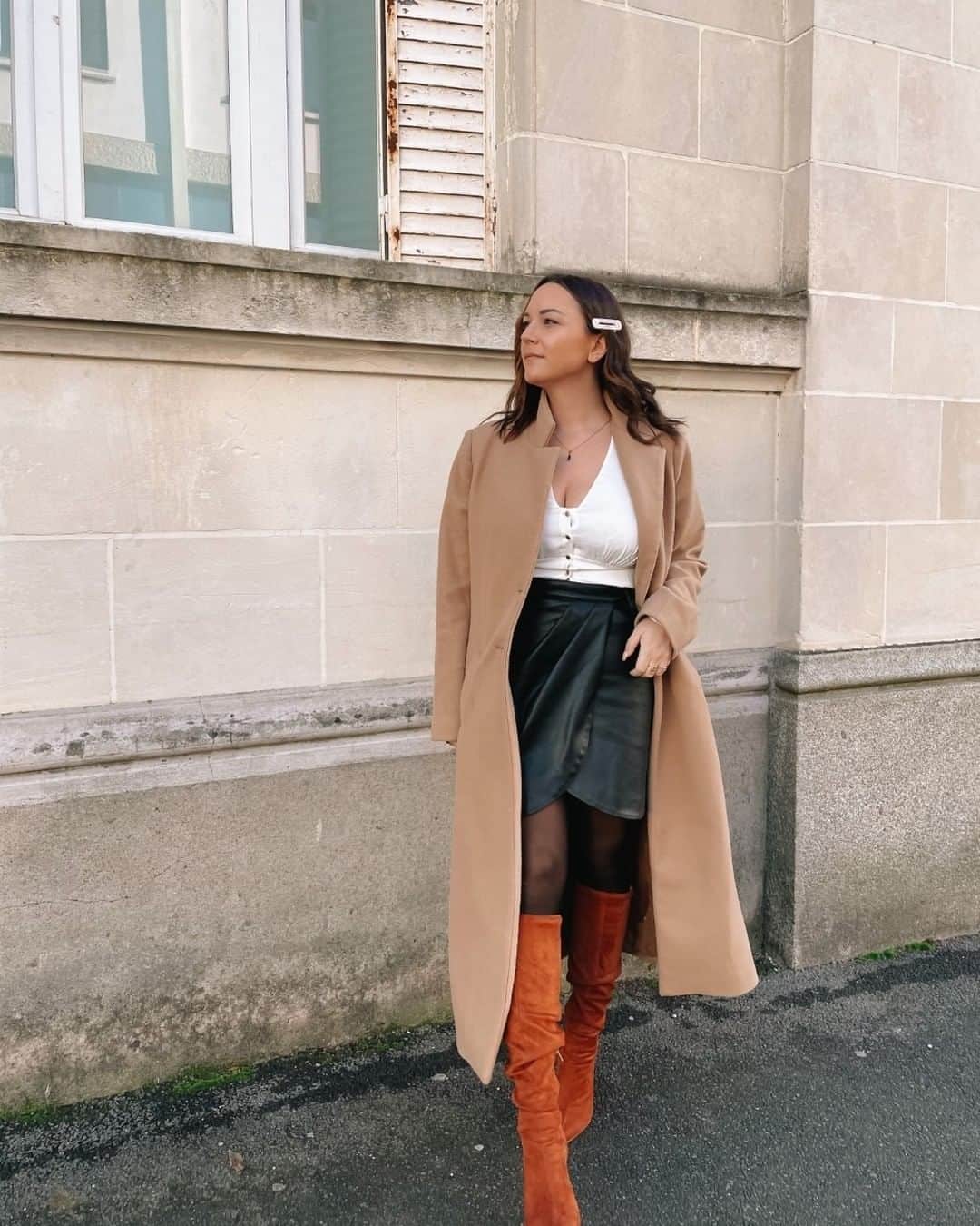 さんのインスタグラム写真 - (Instagram)「@jesuisunemademoiselle porte notre jolie jupe en simili cuir et notre beau top blanc boutonné ✨  100% soldé, on adore ce look ultra féminin ❤️ Et vous ?   REF 202-CHALA / REF 202-JELLOW  #MorganDeToi #Soldes #SoldesMorgan #MyMorganCrush #WomenInMorgan #Tendance #GirlPower #Fashion #Look #FashionLook」1月29日 5時34分 - morgandetoiofficiel