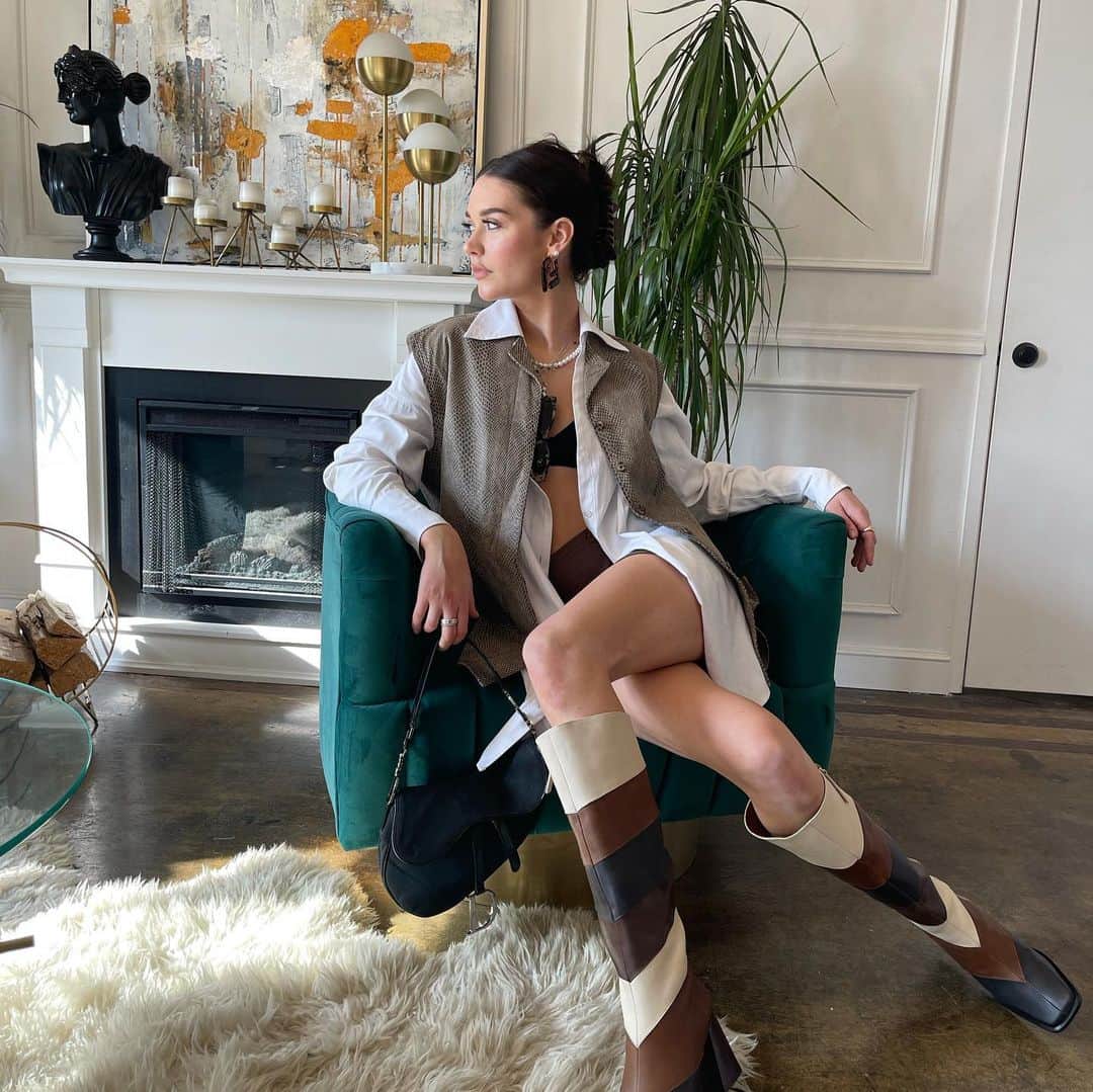 アマンダ・スティールのインスタグラム：「wish it wasn’t freezing so I could be wearing this look right now 😩💕✨」