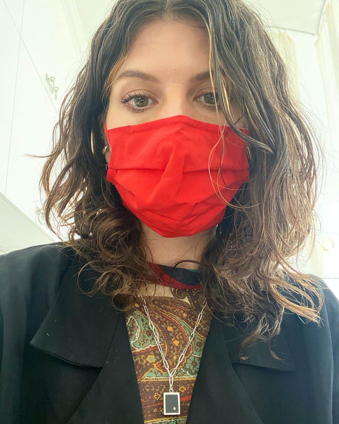 glorianotoのインスタグラム：「Double masked and ready to stay home . Stay safe kids」