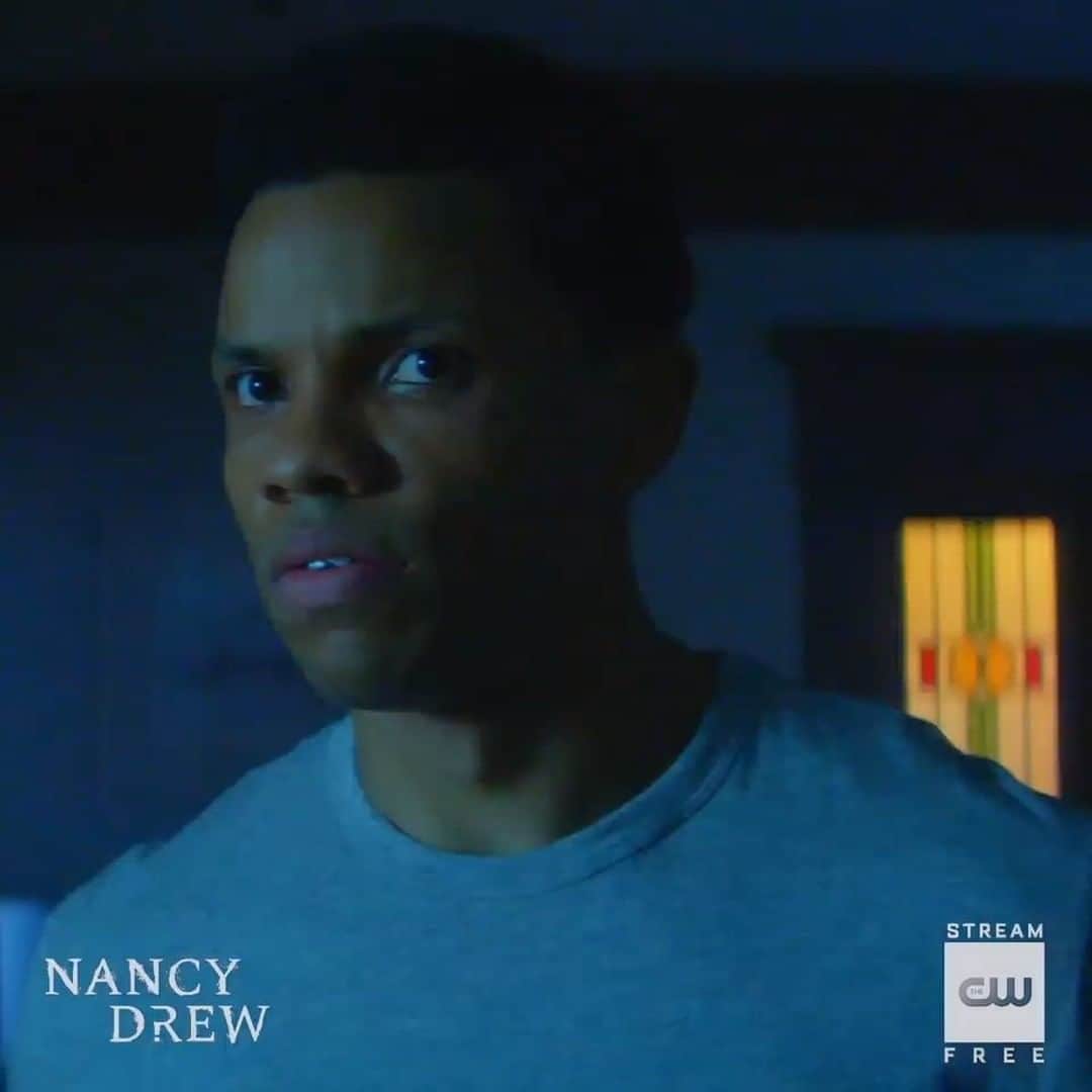 のインスタグラム：「Lock your doors at night. Stream a new episode of @cw_nancydrew free only on The CW. #NancyDrew」