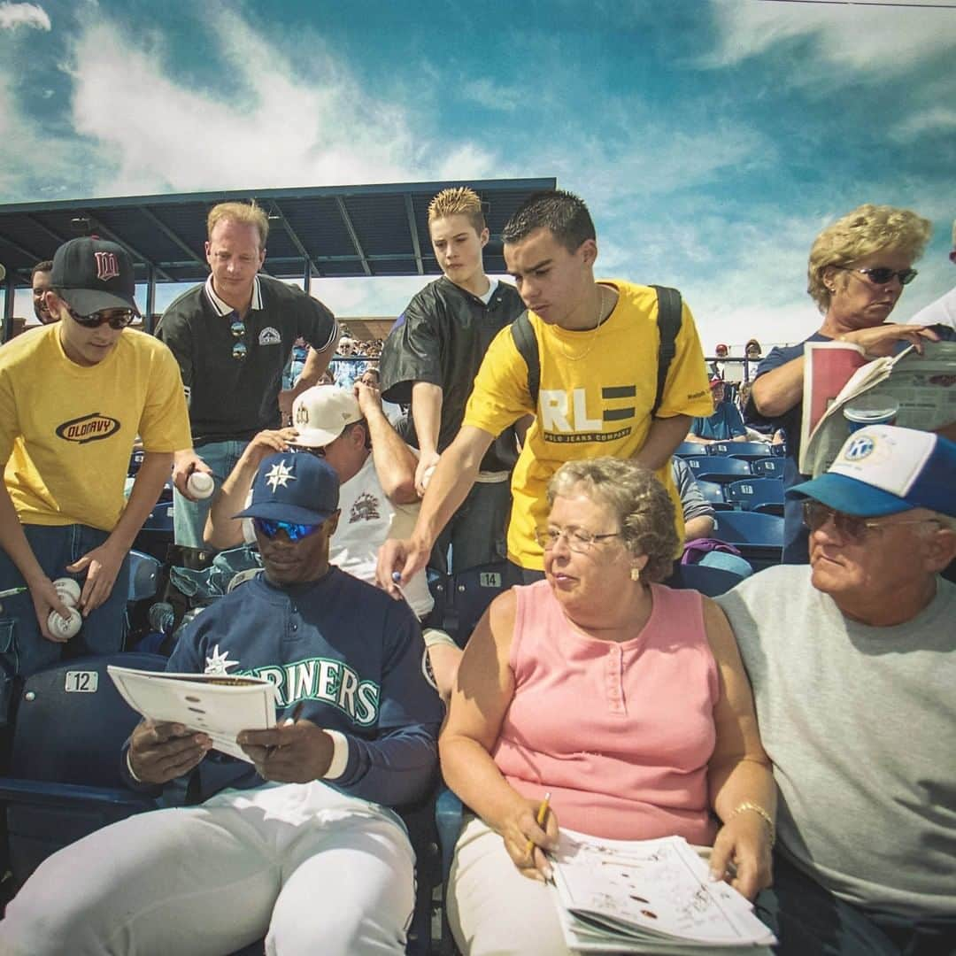 シアトル・マリナーズさんのインスタグラム写真 - (シアトル・マリナーズInstagram)「⏰ 2001 📍 Peoria, Arizona ⚾ Spring Training #TBT」1月29日 6時04分 - mariners