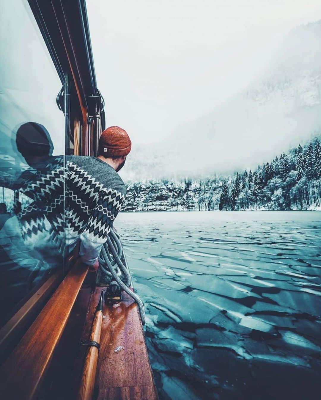 FOLKさんのインスタグラム写真 - (FOLKInstagram)「Mentally where are you? I’m with the pups. Today’s favorites are: 1.) @kjp 2.) @josefwittibschlager 3.) @cfunk44 4.) @_marcelsiebert 5.) @chelseamealo 6.) @marvin_walter 7.) @dirtandglass」1月29日 6時11分 - folkmagazine