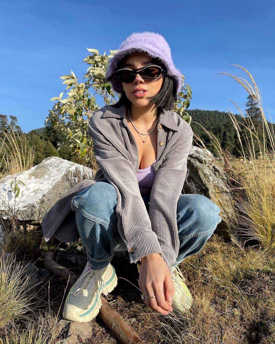 Danna Paolaのインスタグラム：「A veces necesitamos escapar un poco de la su realidad externa y aterrizar en la realidad interna... esa revolución que te hace concientizar lo que has construido todo este tiempo y en lo que te ha convertido hoy. 🙏🏼」