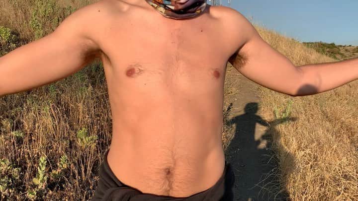 ジョーイ・ブラッグのインスタグラム：「My Audition for the titular role in Swamp Thing I filmed last year.」