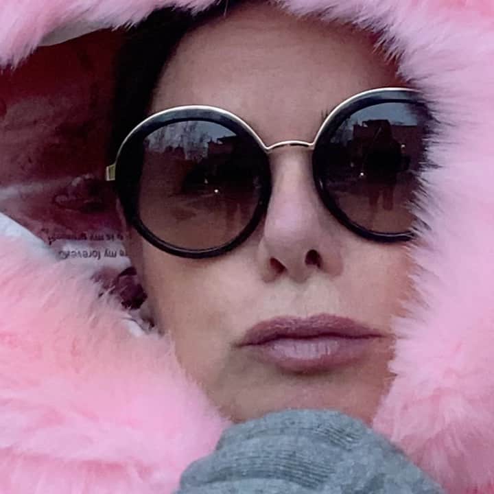 マーシャ・ゲイ・ハーデンのインスタグラム：「@sundanceorg  jan 28 to feb 3.  #film #fun Before they are main stream, they are #Sundance. Join us From the comfort of your own home!  Sundance.festival.org to buy tkts!!」